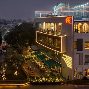 Sapphire Suites By Arif Castles